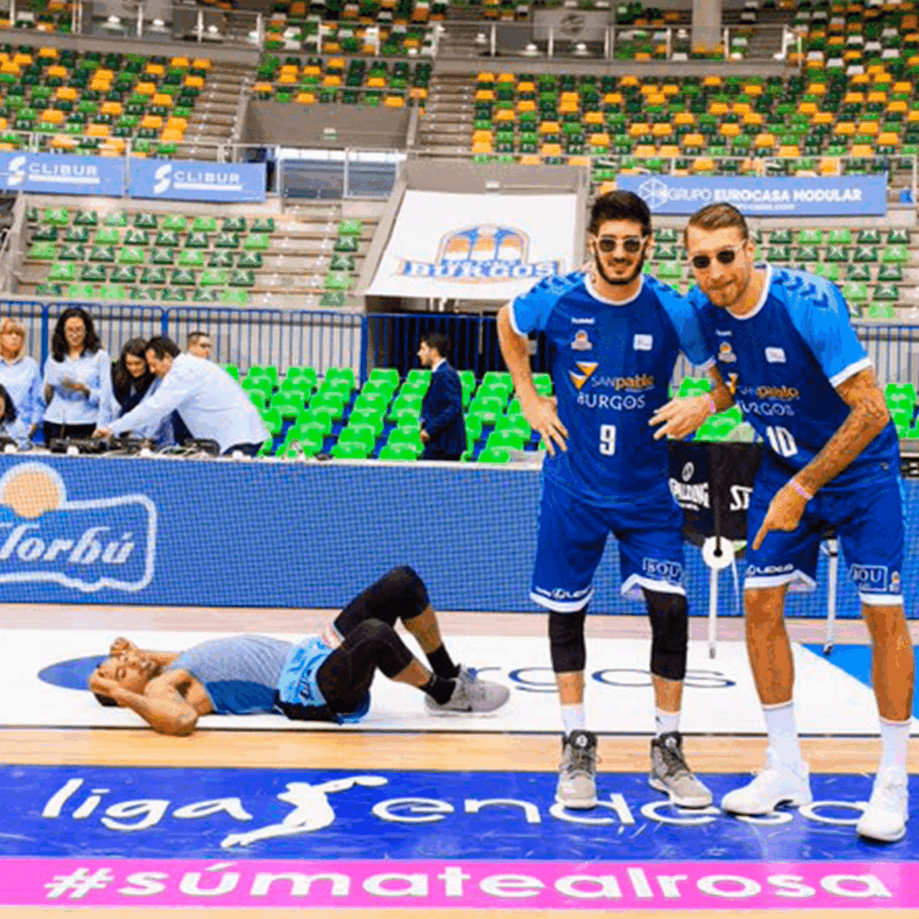 0011_2017oct_LigaEndesa_aecc_ancer-de-mama_SumateAlRosa-min